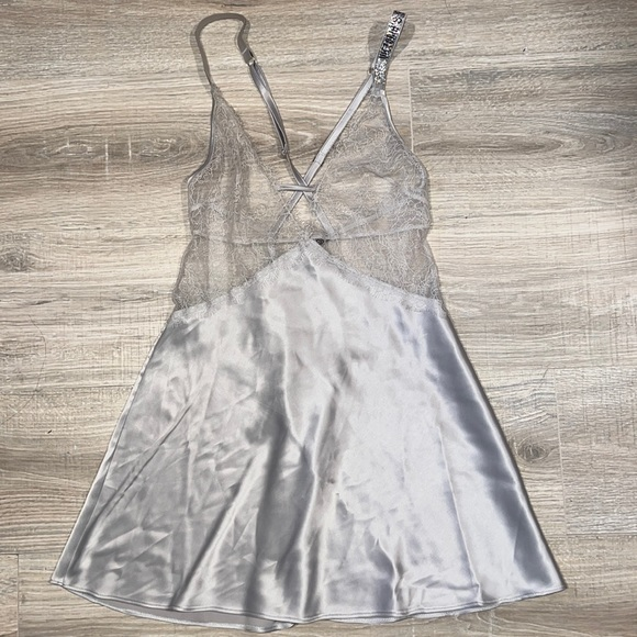 Victoria's Secret Shine Strap Lace Satin Plunge Slip very sexy NWT‎